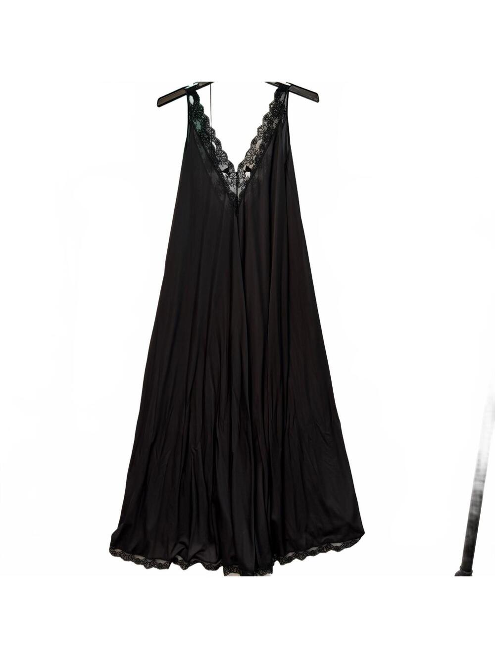 Vintage Lucie Ann Long Black Nightgown Size Medium Full-Sweet Tent-Style V-Neck